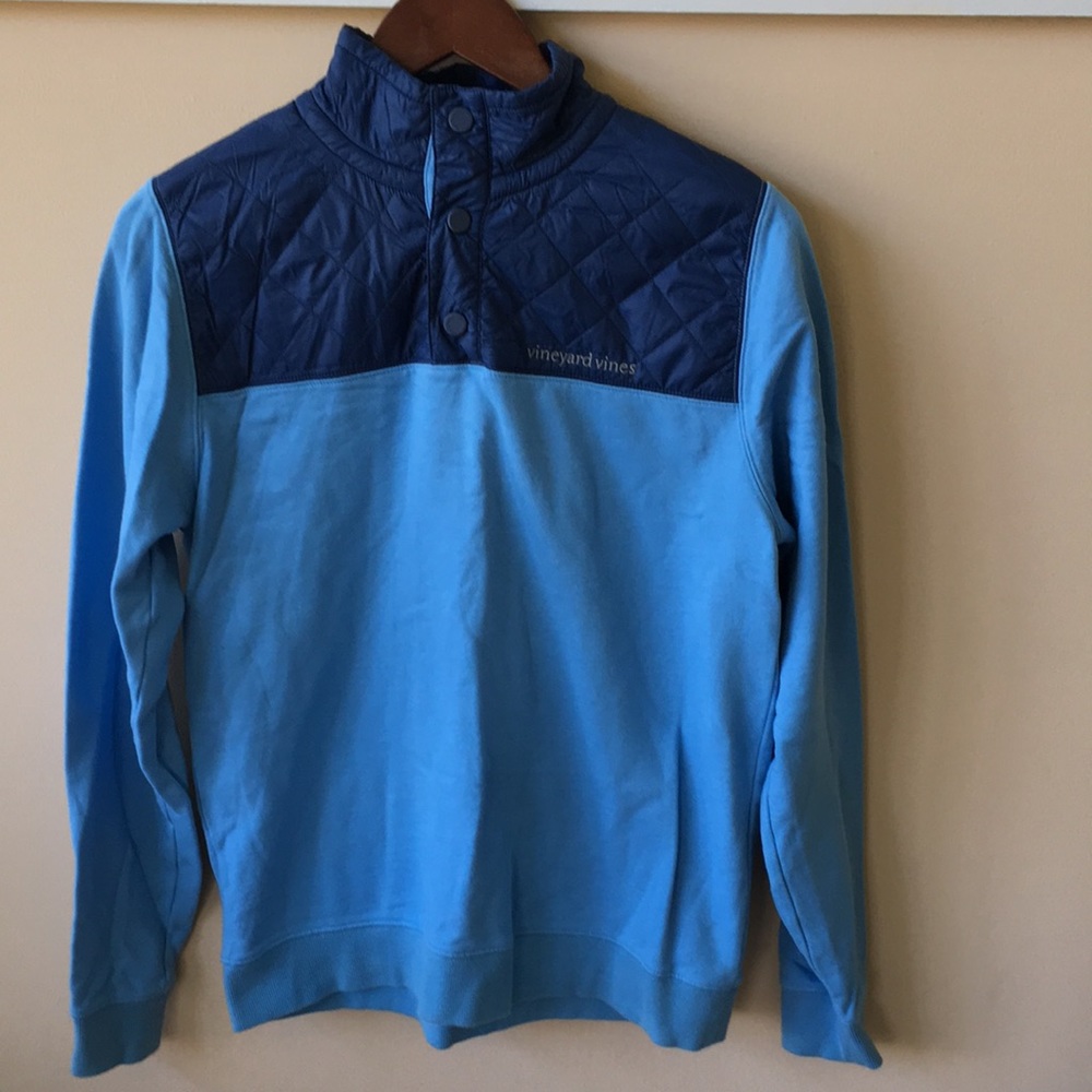 Like-new Vineyard Vines top